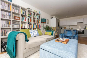 Bright 2 Bedroom Apartment Near Victoria Park